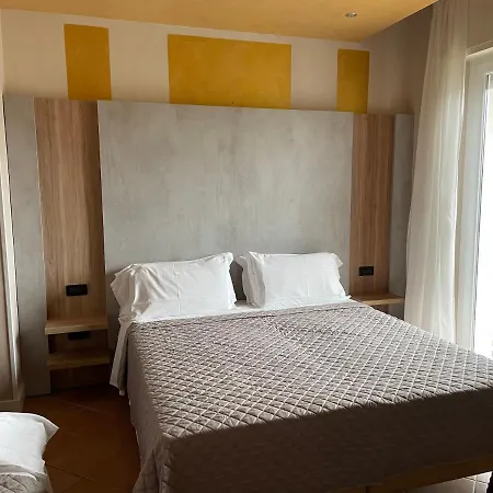 Rosa Hotel 3*